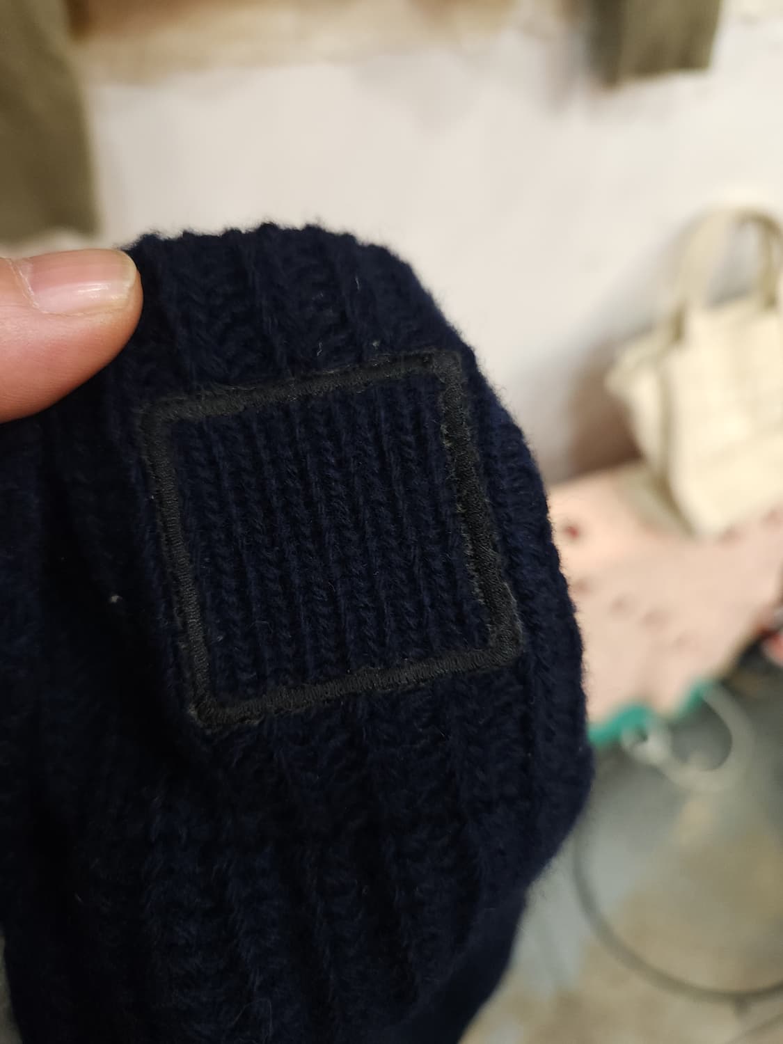 스톤아일랜드 자수로고 울 니트 비니

 상품이미지4