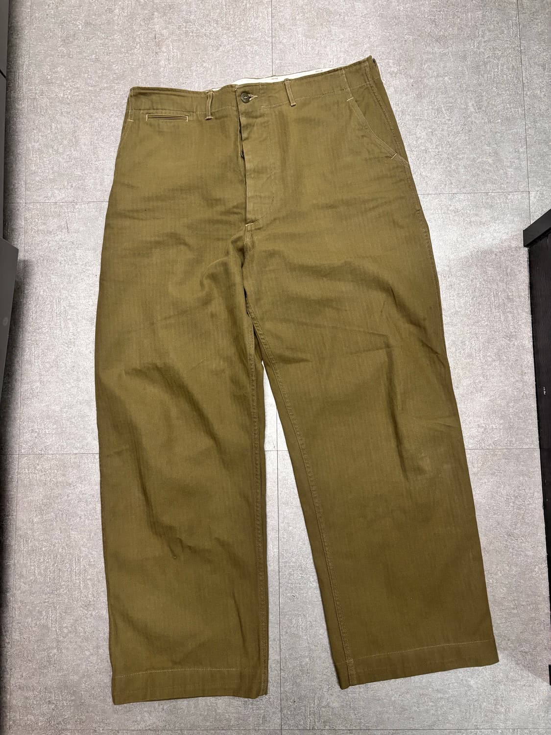 엣라코 올리브 헤링본 팬츠 36사이즈 판매합니다 상품이미지1