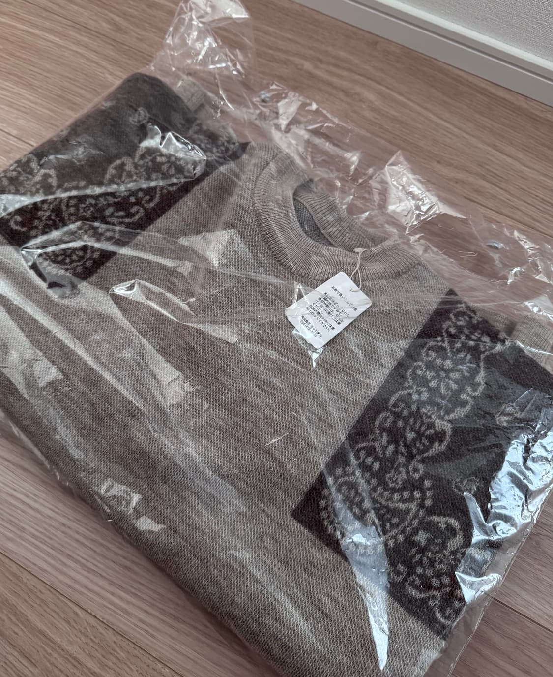 [새상품] 캐피탈 반다나 크루넥 니트 스웨터 상품이미지2