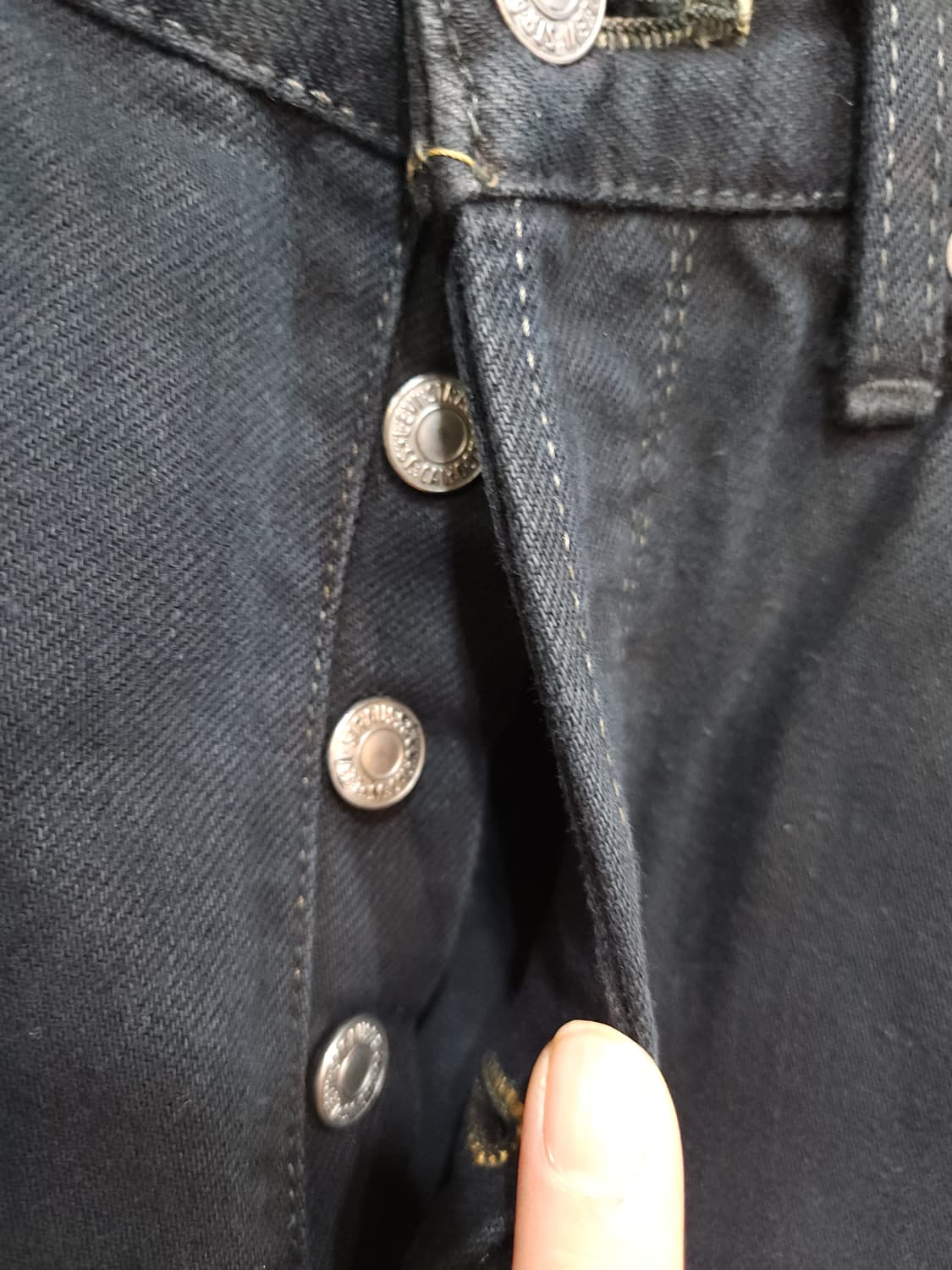 리바이스 00s 엔지니어드 001 블랙 데님팬츠 일본판

 상품이미지4