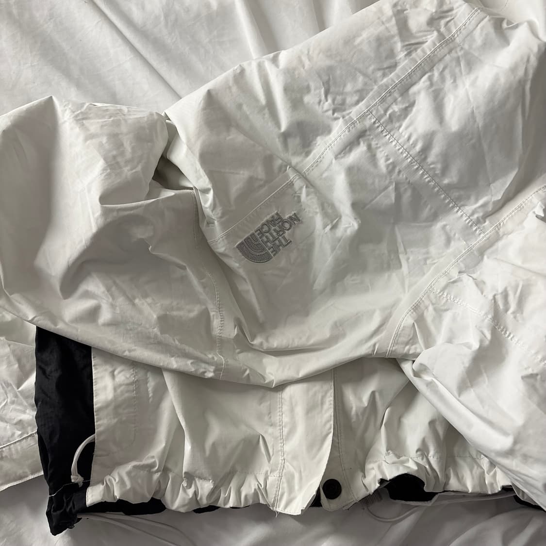 노스페이스 화이트 블랙 배색 바람막이 상품이미지6