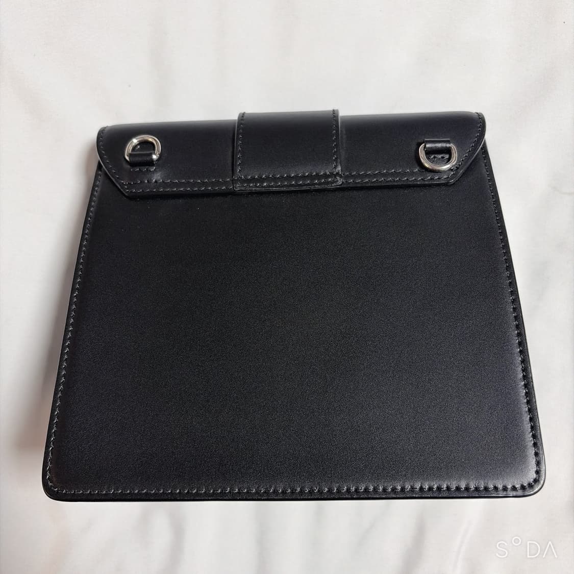 비비안웨스트우드 블랙 버클 숄더백 상품이미지3