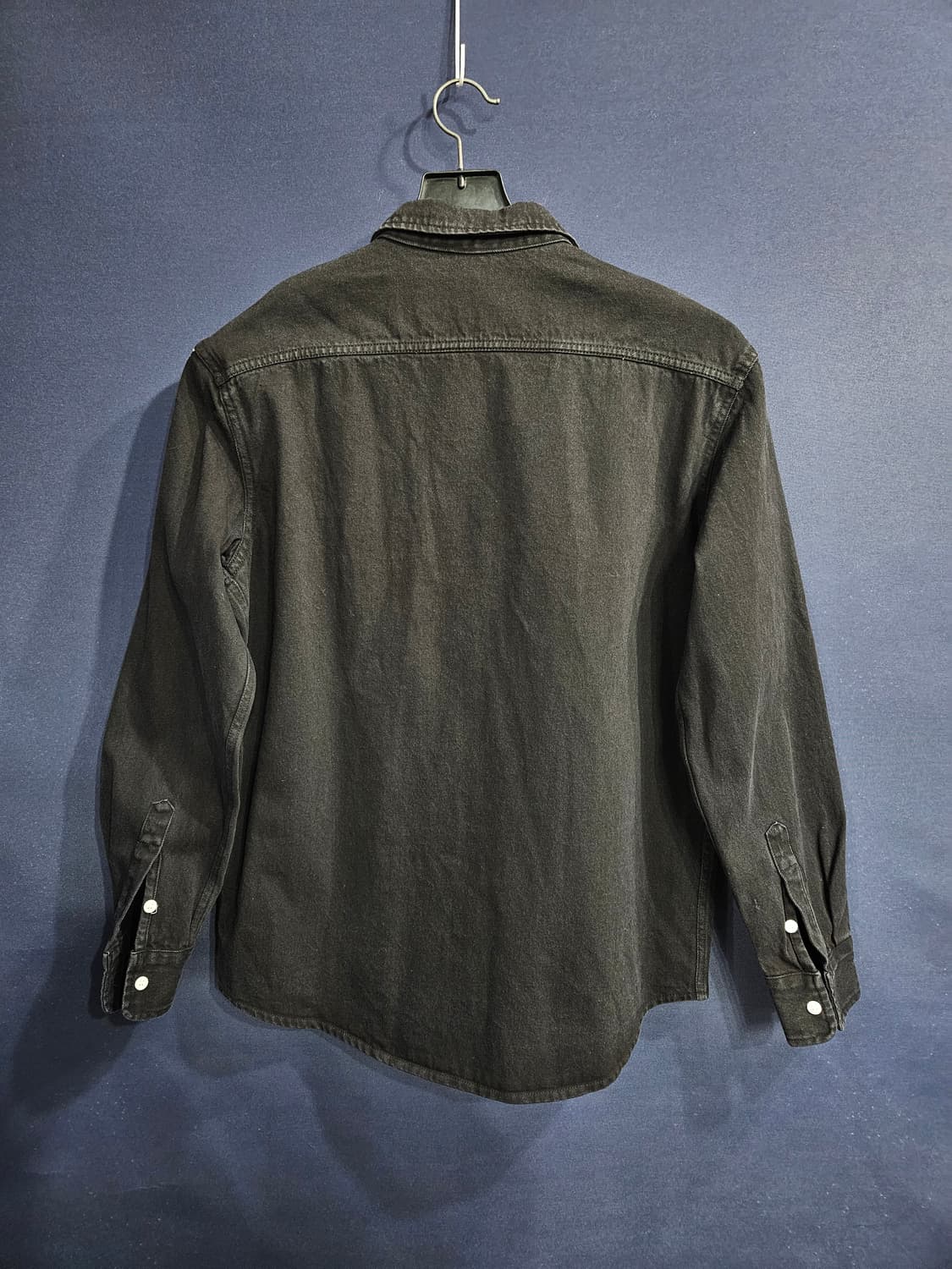 플라스틱 프로덕트 자수 블랙컬러 남성 오버핏 90~95 데님 긴팔셔츠  상품이미지2