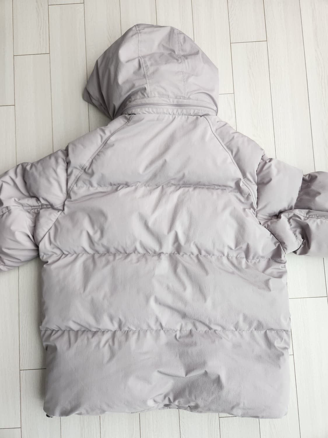 새상품급)지오지아 클라우드 푸퍼 그레이 숏패딩 사이즈100

새상품급 햇 상품이미지9