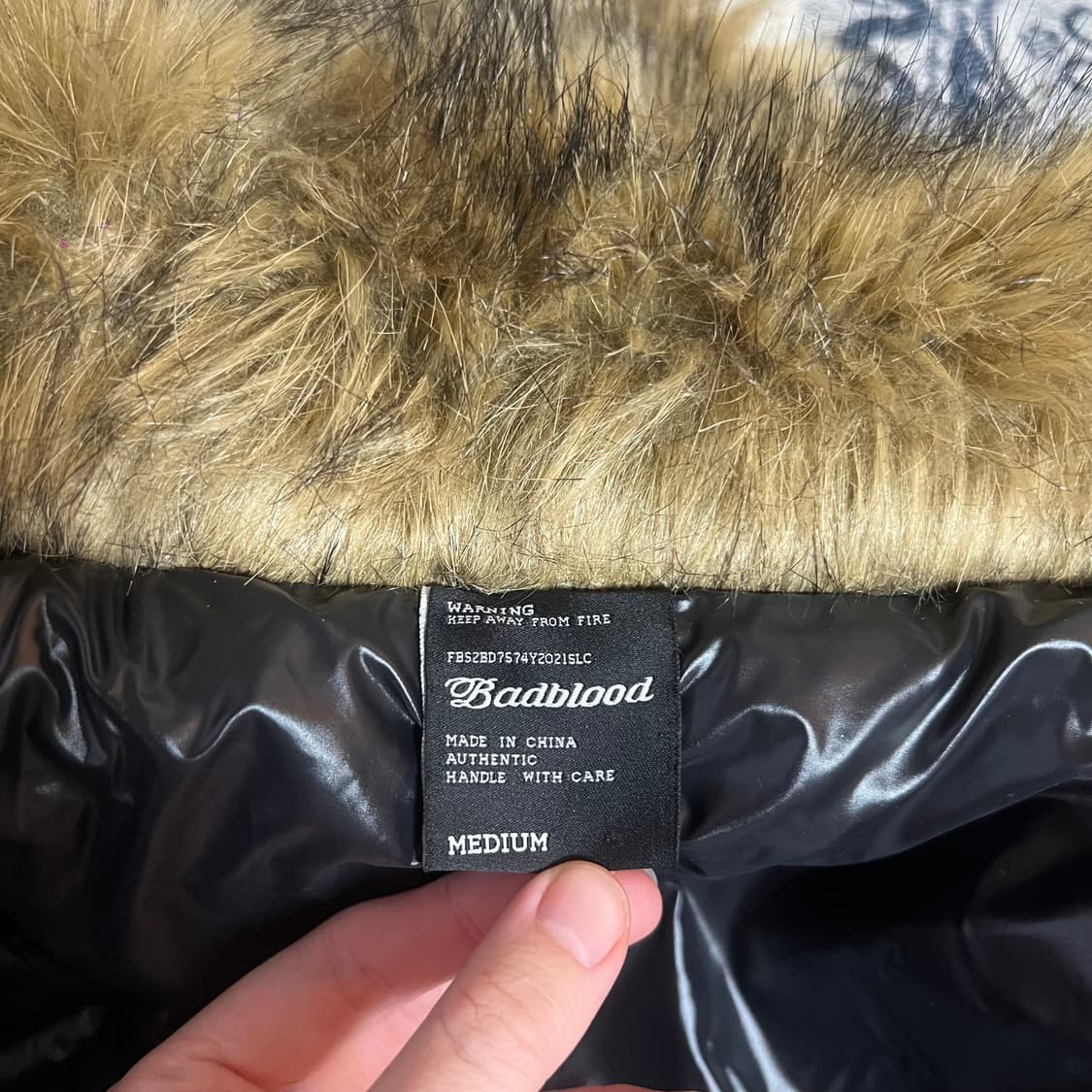 배드블러드 나드야 퍼 자켓 – 코요테 (M) 상품이미지8