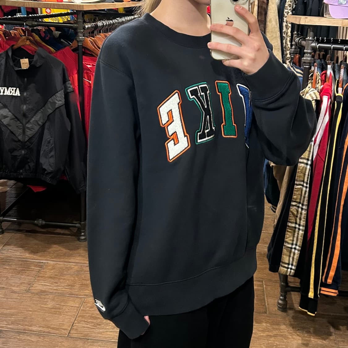 [HI] 나이키 맨투맨 네이비  상품이미지3