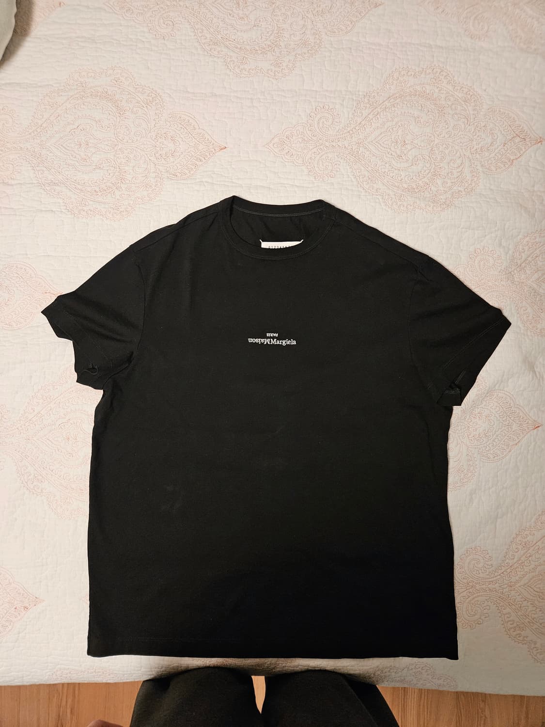 메종마르지엘라 리버스 로고 블랙 반팔티 50 사이즈 판매합니다(최종가) 상품이미지1