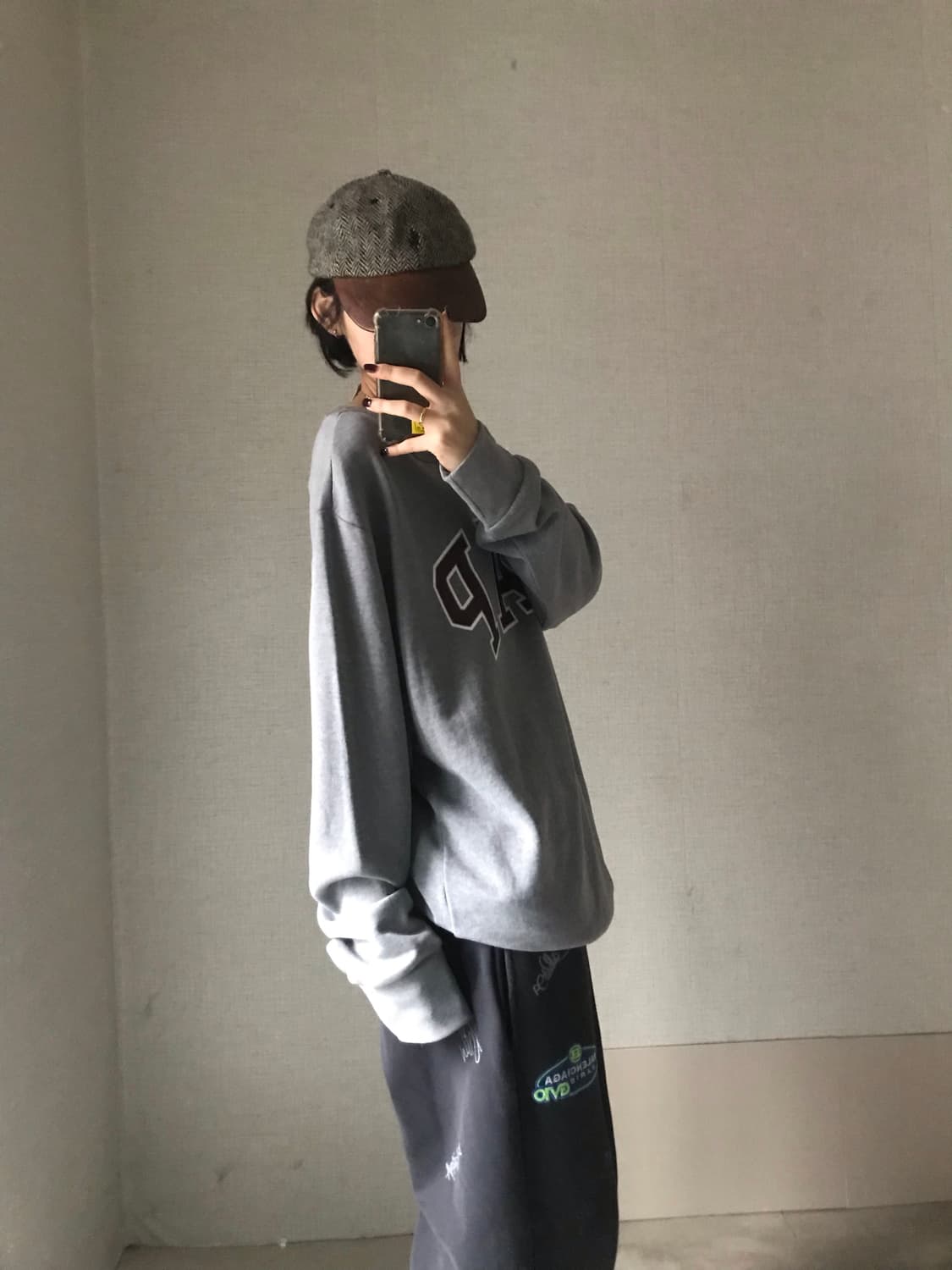 갭 그레이 버건디 오버핏 맨투맨 상품이미지3
