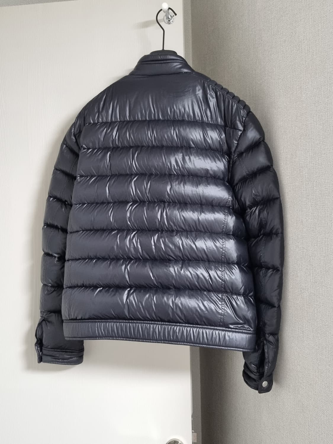 프라다 바이커 패딩 시즌오프 특가 상품이미지2