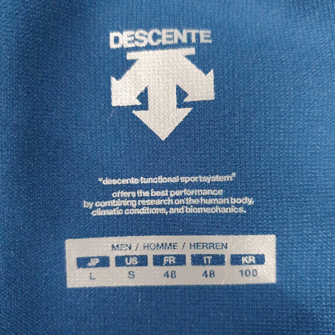 데상트 집업 상품이미지4
