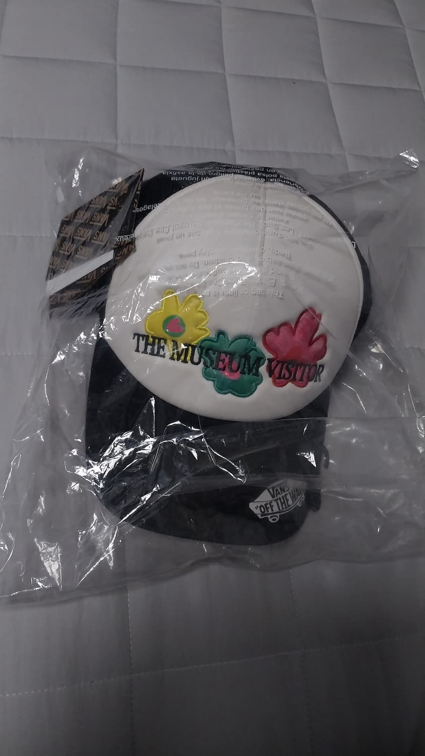 반스 x 더뮤지엄비지터 플로랄 트러커 햇 화이트 상품이미지3