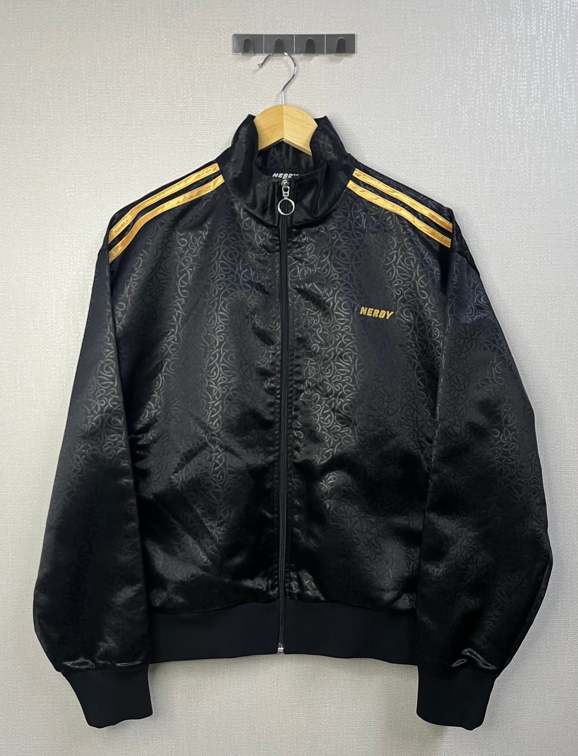 널디 블랙 금색 라인 져지 상품이미지1