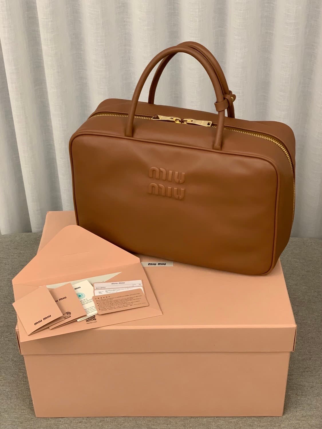 미우미우 아르카디 보백 라지 꼬냑 5bb117 상품이미지1