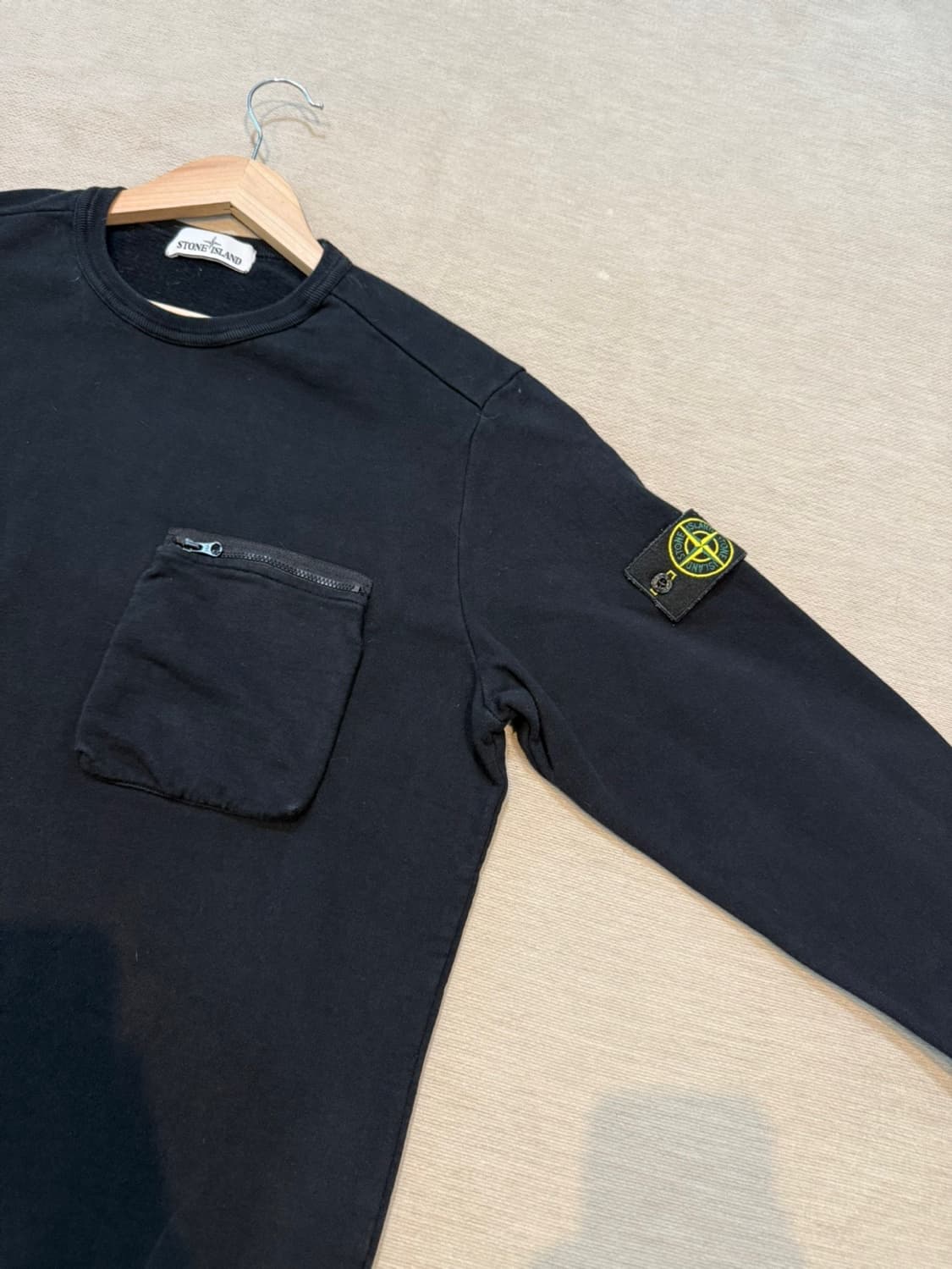 스톤아일랜드 와펜 맨투맨 상품이미지2