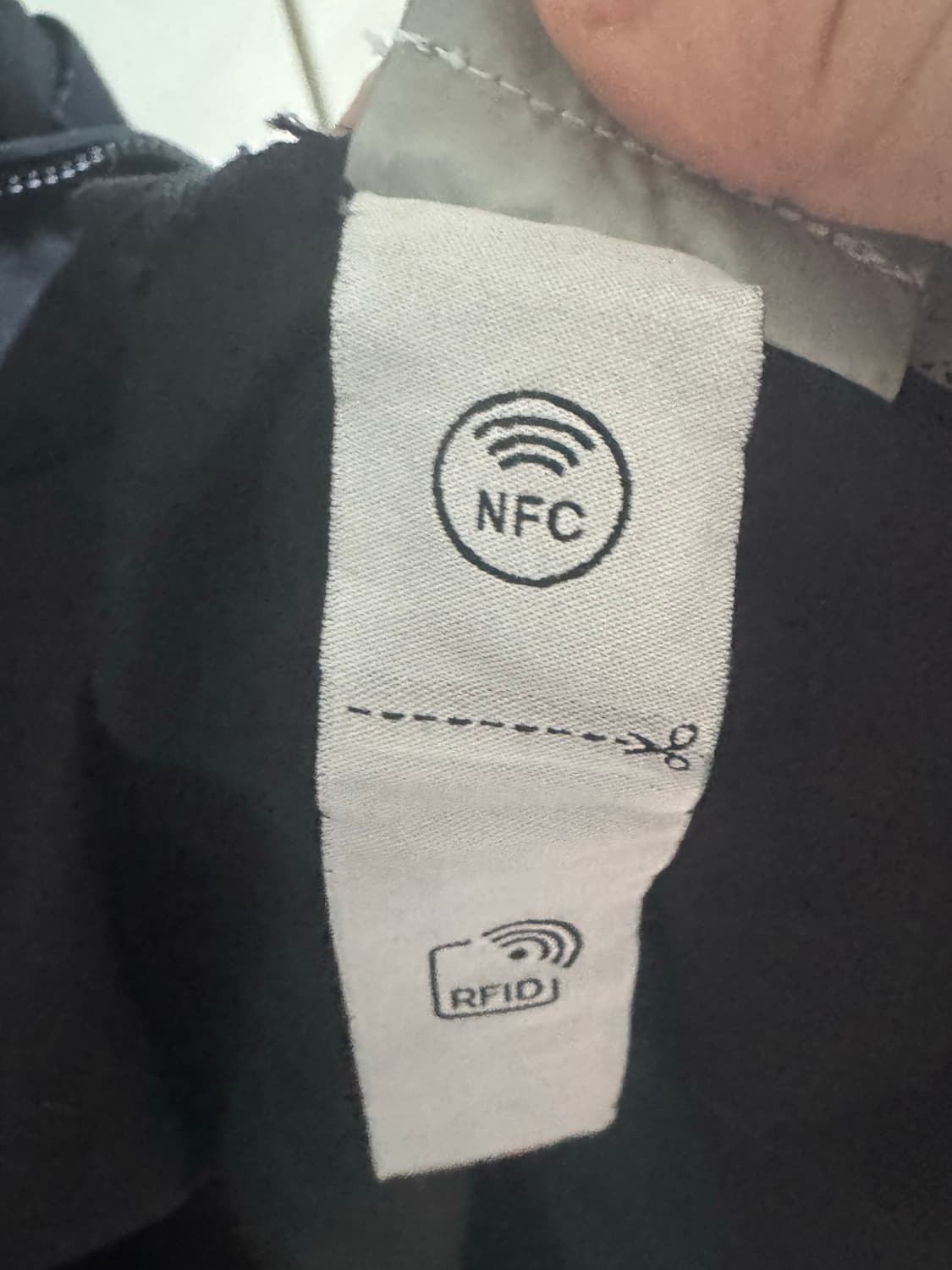 스톤 아일랜드 10210 더블 포켓 코튼 오버셔츠 블랙 - 23SS s 상품이미지7