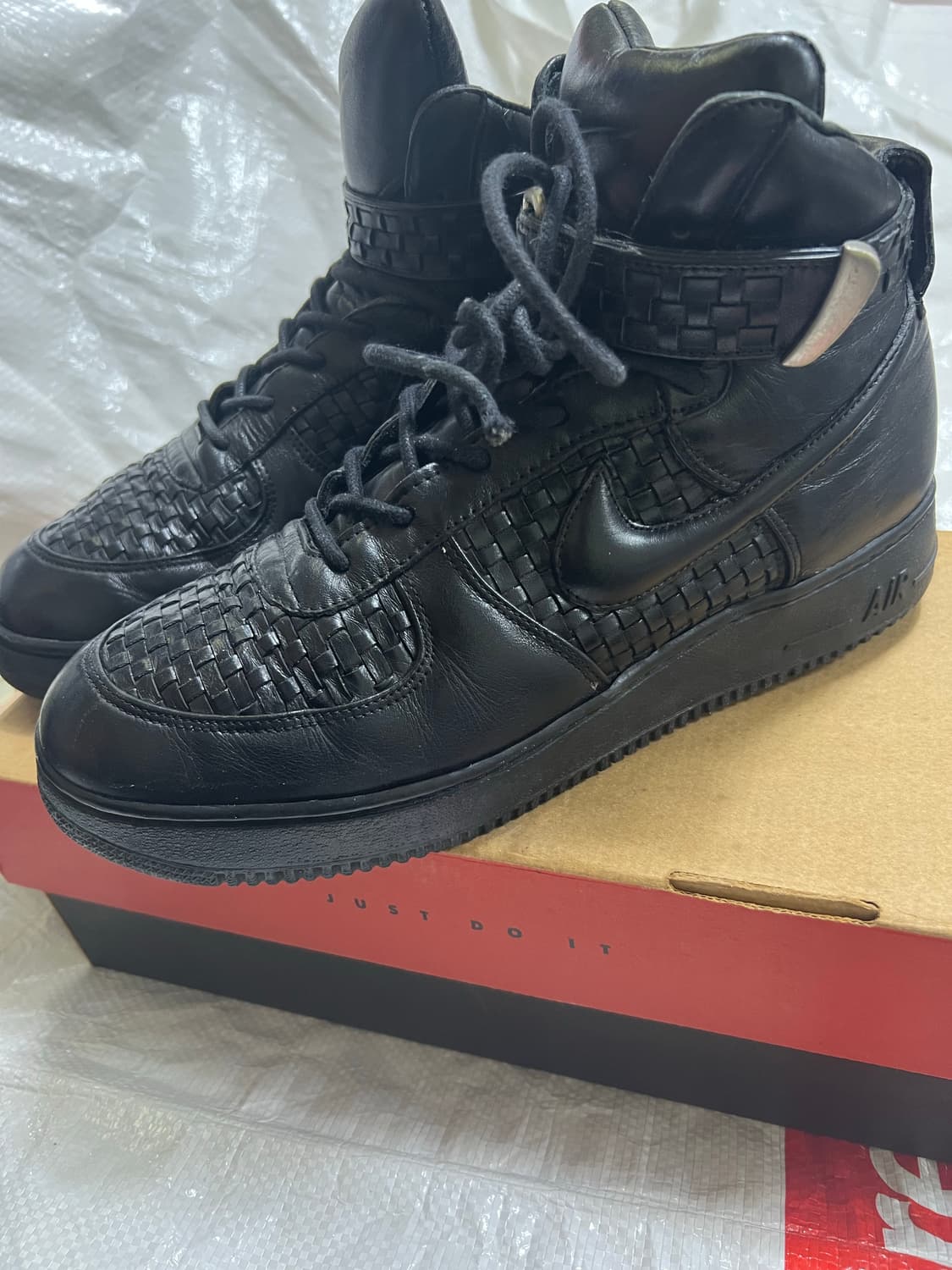 나이키 에어포스1 하이 럭스 상품이미지1