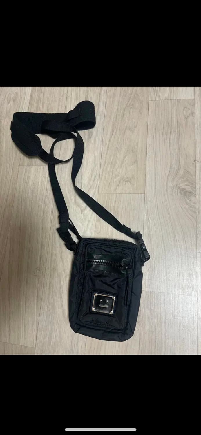 아크네 미니백 상품이미지1