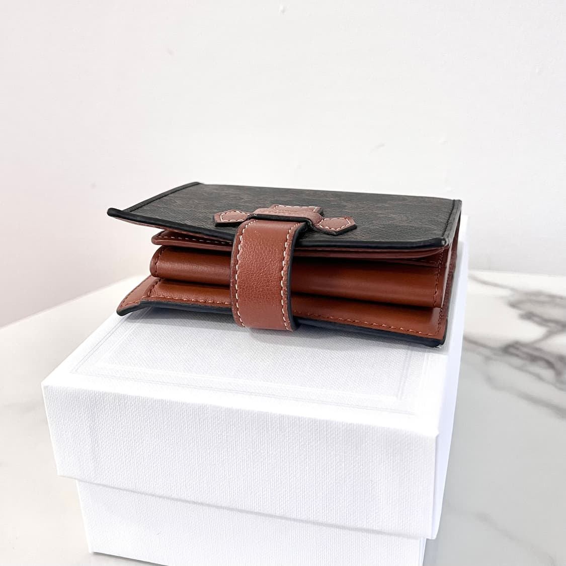 [S급/정품] 셀린느 스몰 스트랩 여성 중지갑 반지갑 상품이미지8