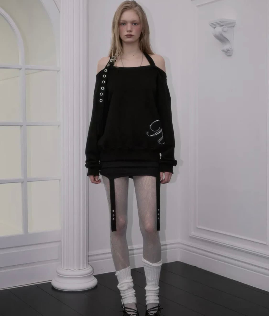 로제프란츠 아일렛 스트랩 오픈 스웻셔츠 (Black) 상품이미지3