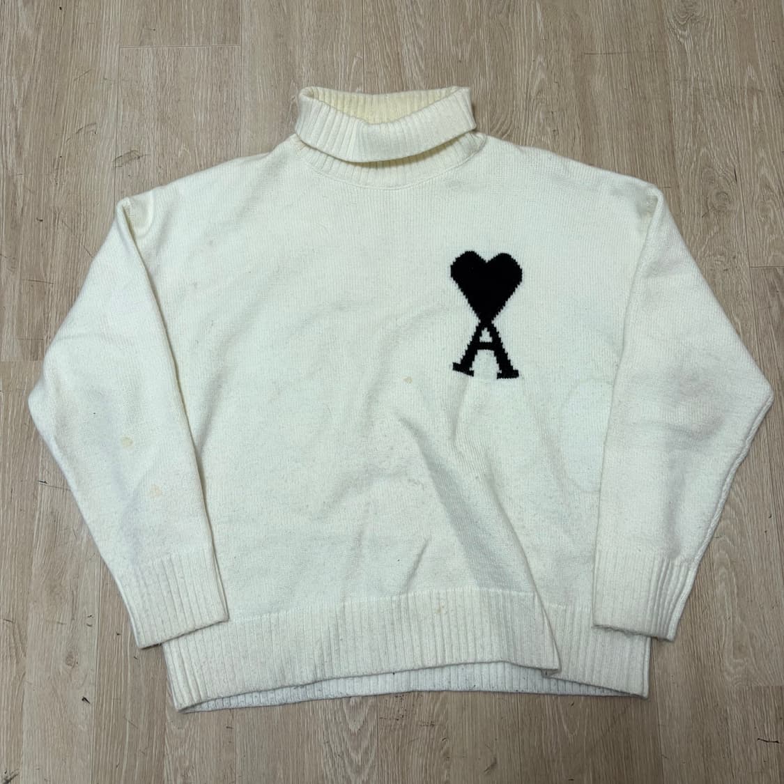 아미 빅하트 로고 터틀넥 목폴라 니트 L/100  상품이미지1