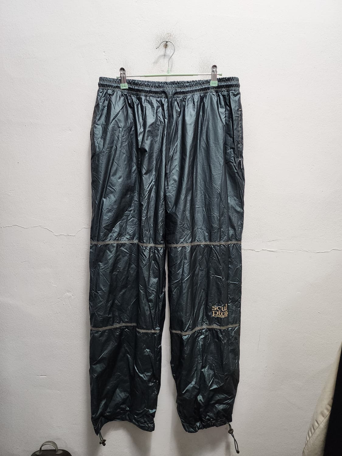 스컬프터 유광 빈티지 나일론 팬츠 상품이미지1