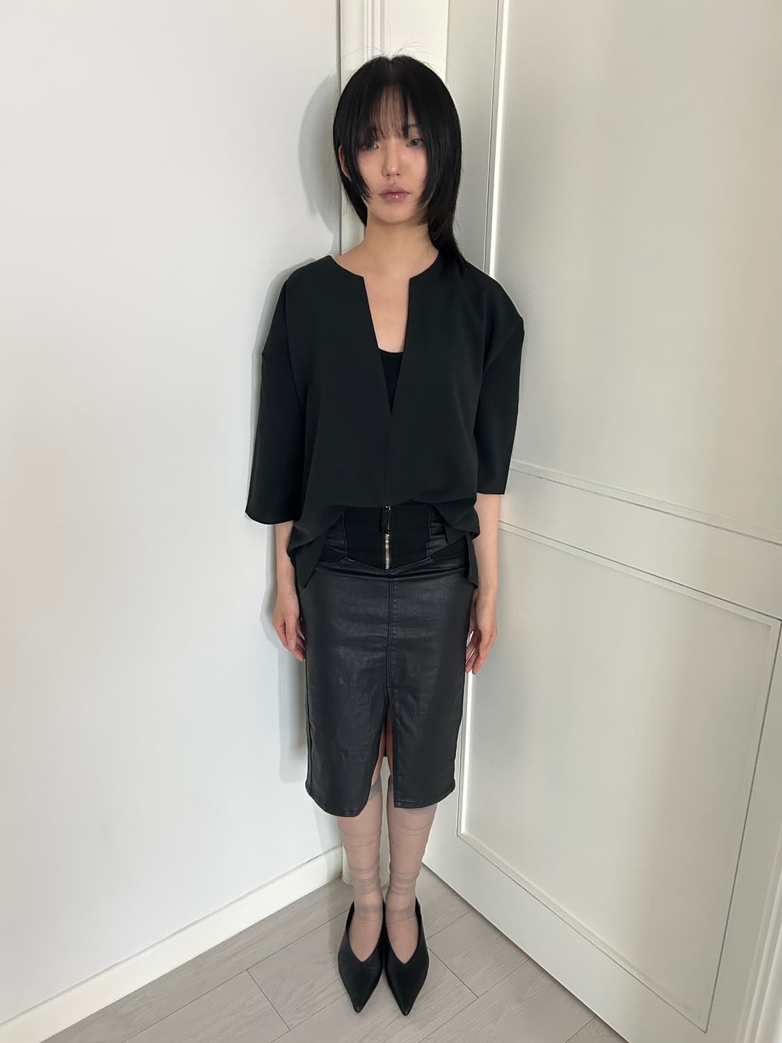 Deep V-neck Blouse / 빈티지 블라우스 상품이미지1