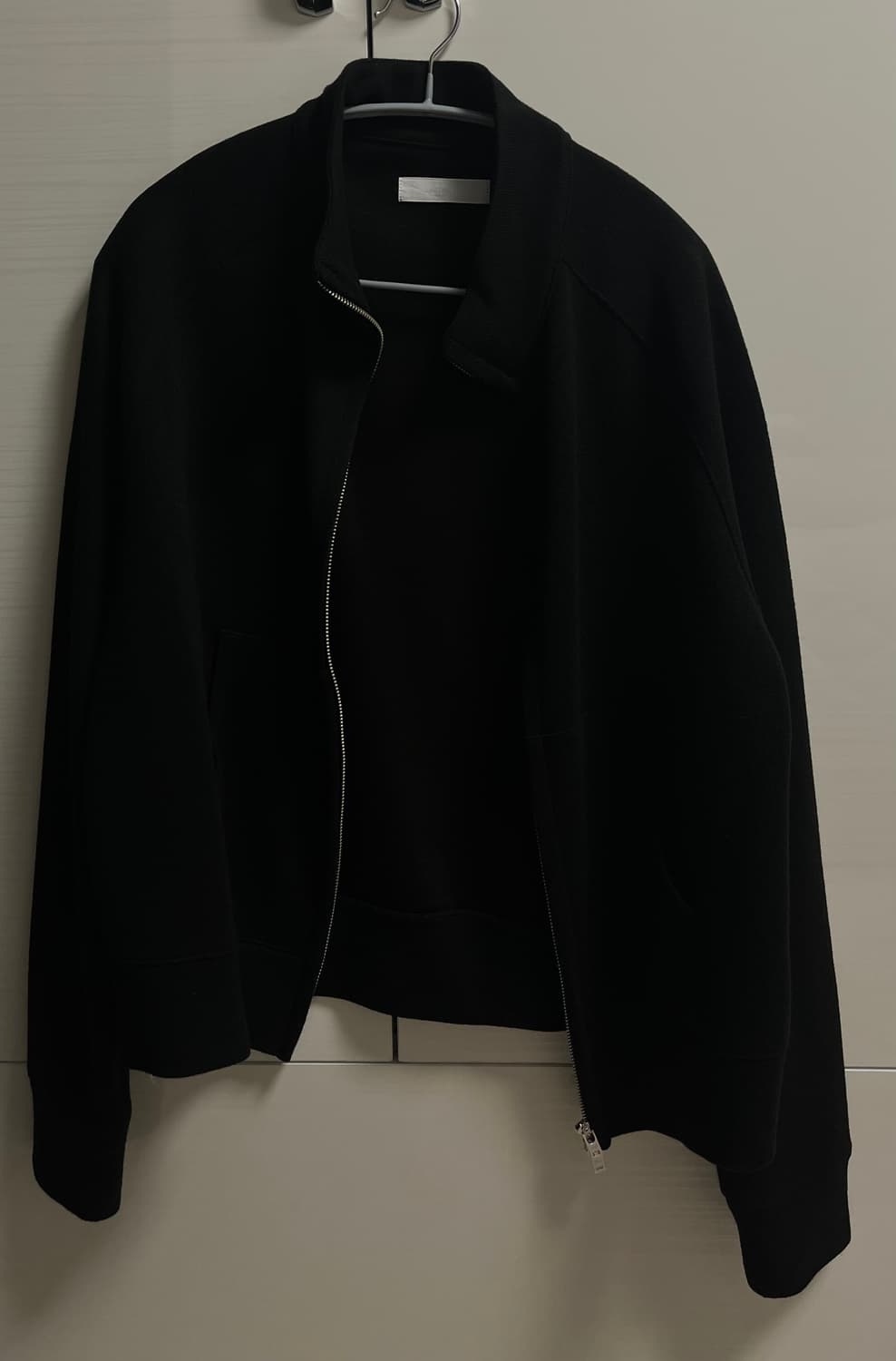 Aieul comfy zip up black 50사이즈 팝니다 상품이미지1