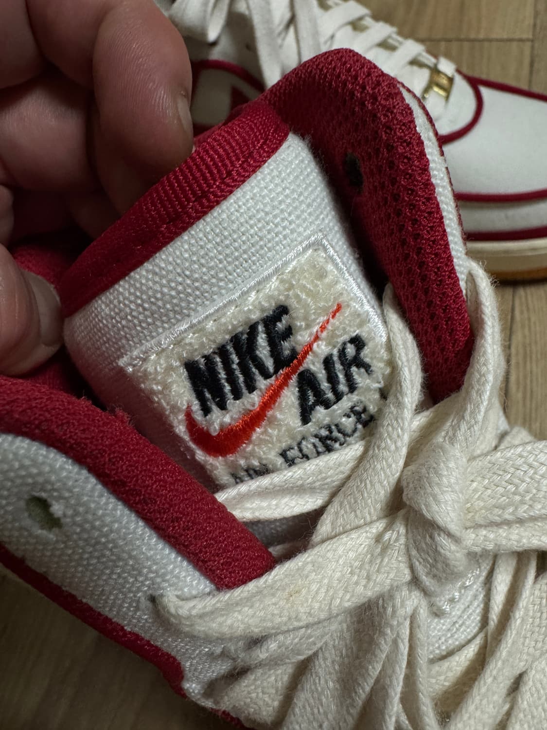 나이키 에어 포스 1 하이 '07 LV8 "세일" 블러드라인 레드 상품이미지9