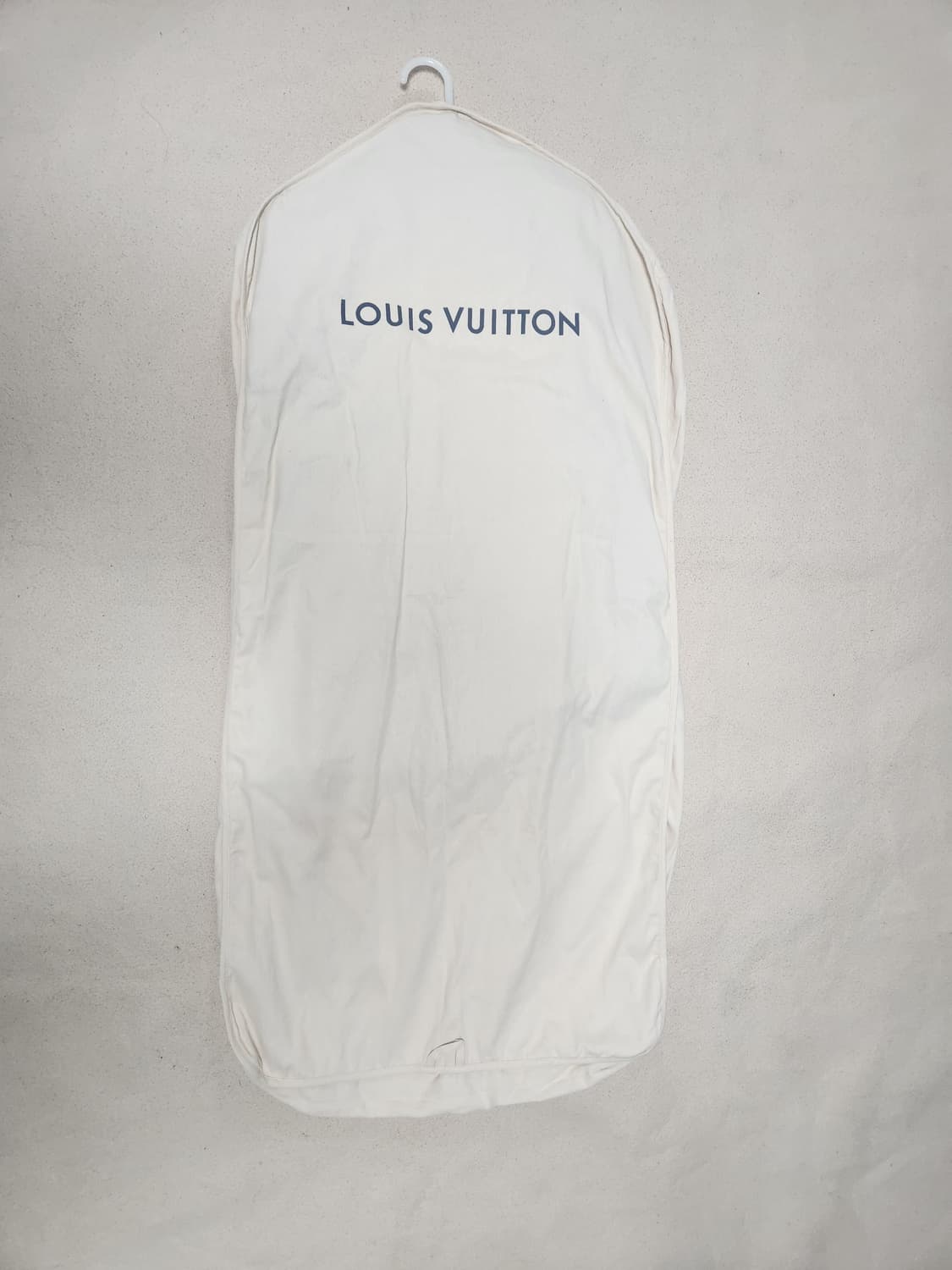 루이비통 패커블 하네스 위드패치 아노락54 상품이미지6