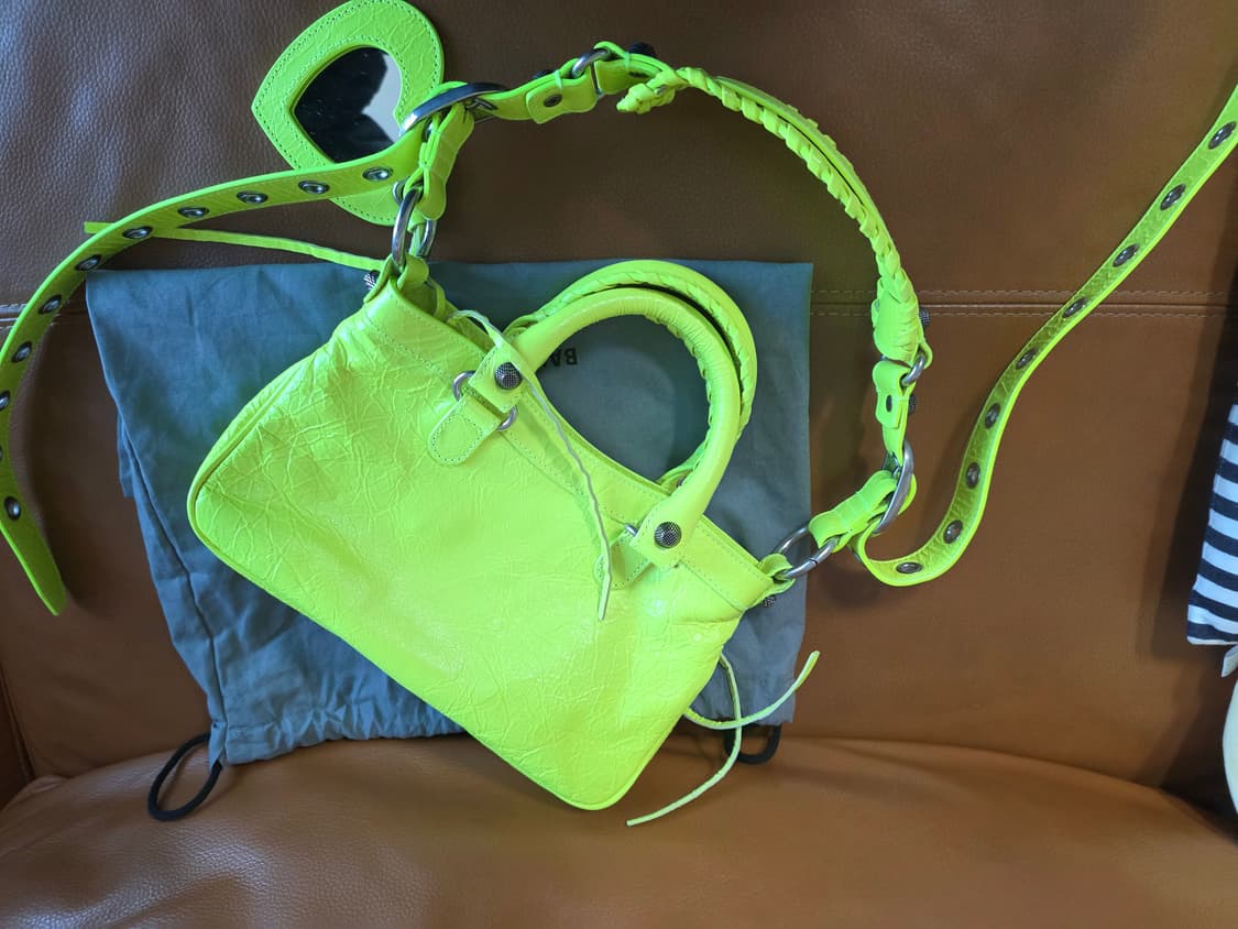 정품 발렌시아가 네오카골 르시티 시티백 모터백 스몰사이즈 네온 색상 상품이미지6