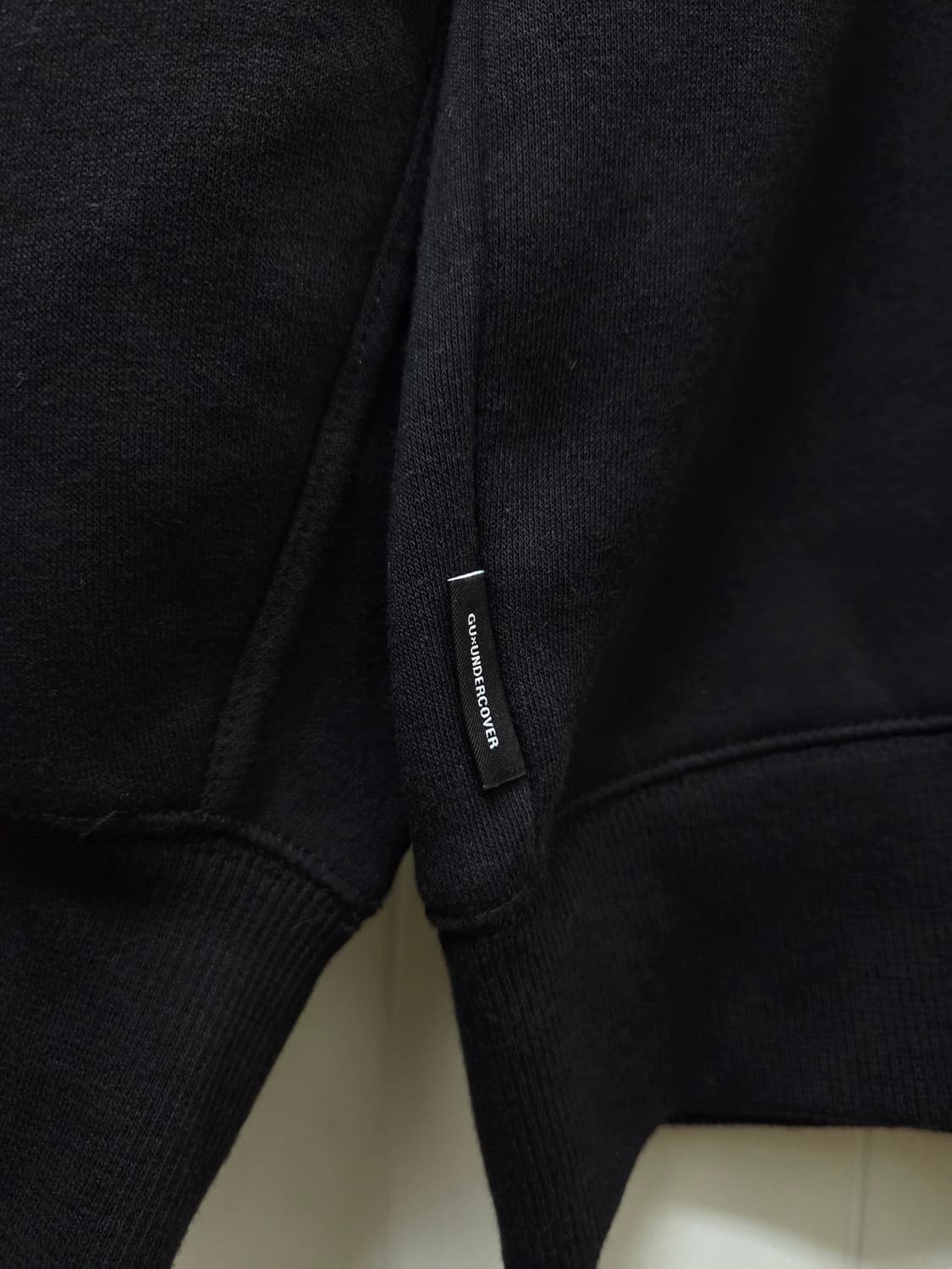 GU 언더커버 콜라보 한정판 맨투맨 상하의 세트 상품이미지3