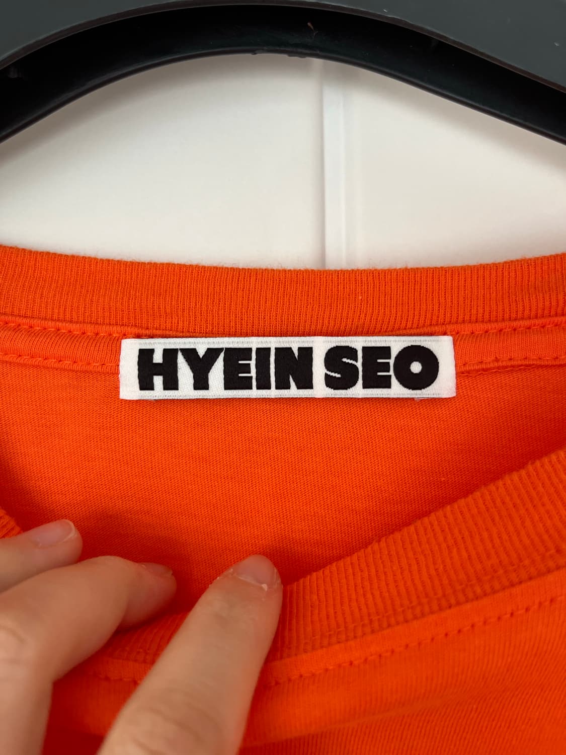 hyein seo 혜인서 오렌지 긴팔티 상품이미지3