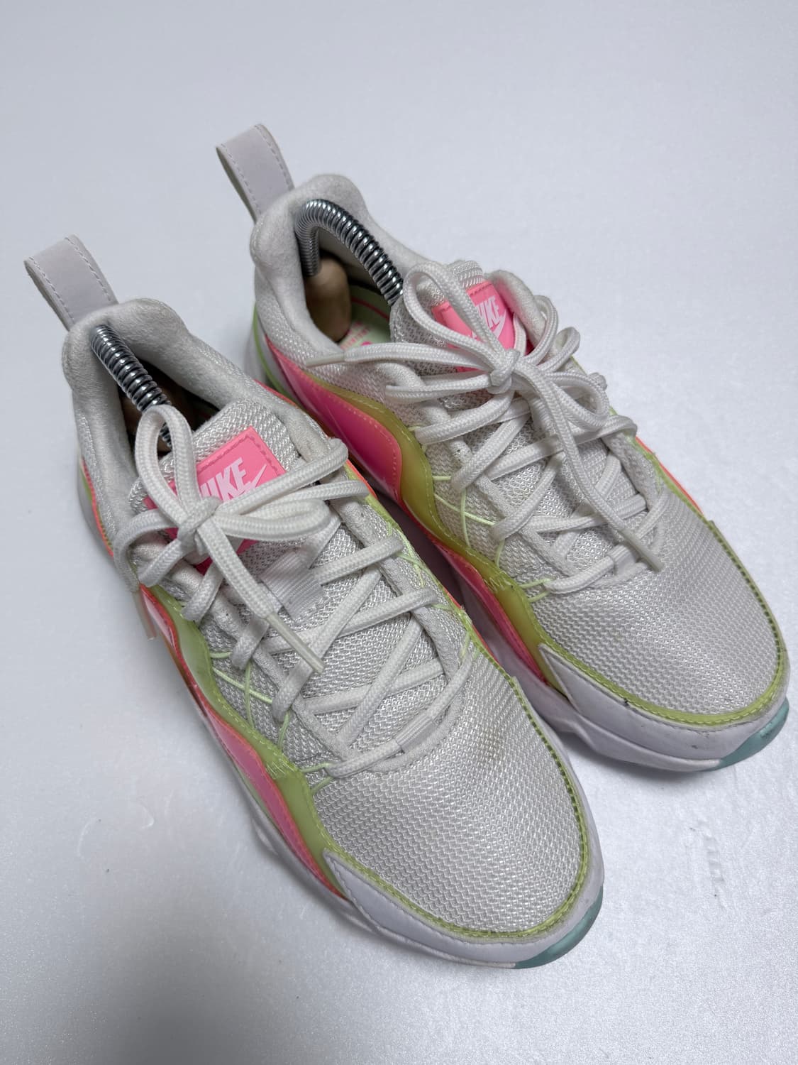 나이키 여성 러닝화 화이트 네온 스니커즈 240 상품이미지2