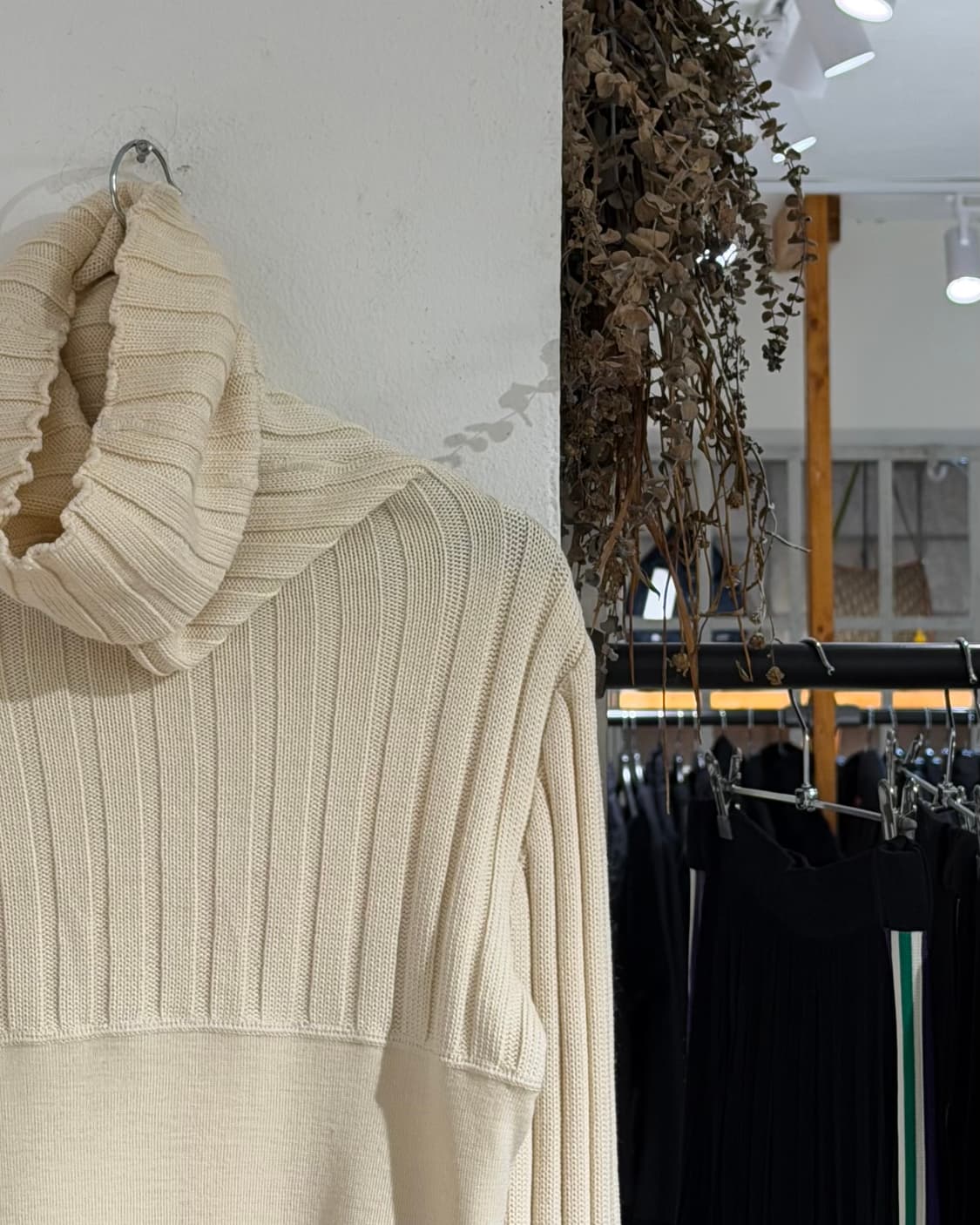 샤넬 아이보리 울 롤넥 립니트 스웨터 상품이미지3