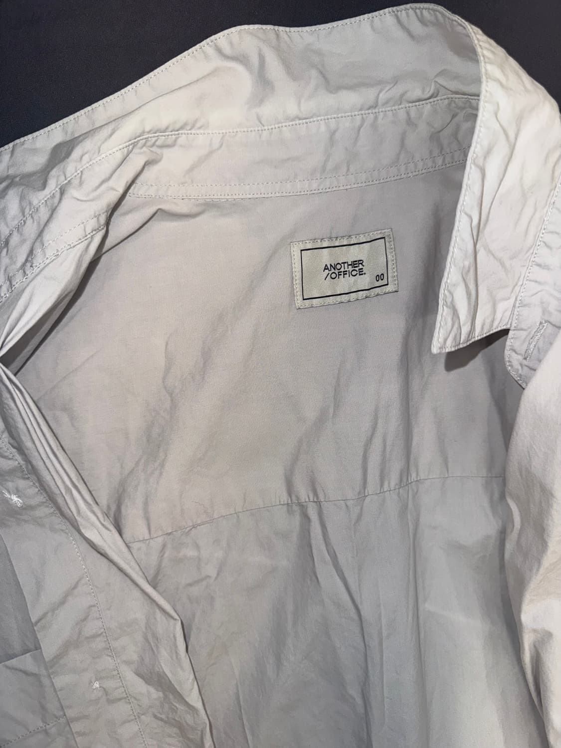 어나더 오피스 반팔 셔츠 도브그레이 상품이미지3