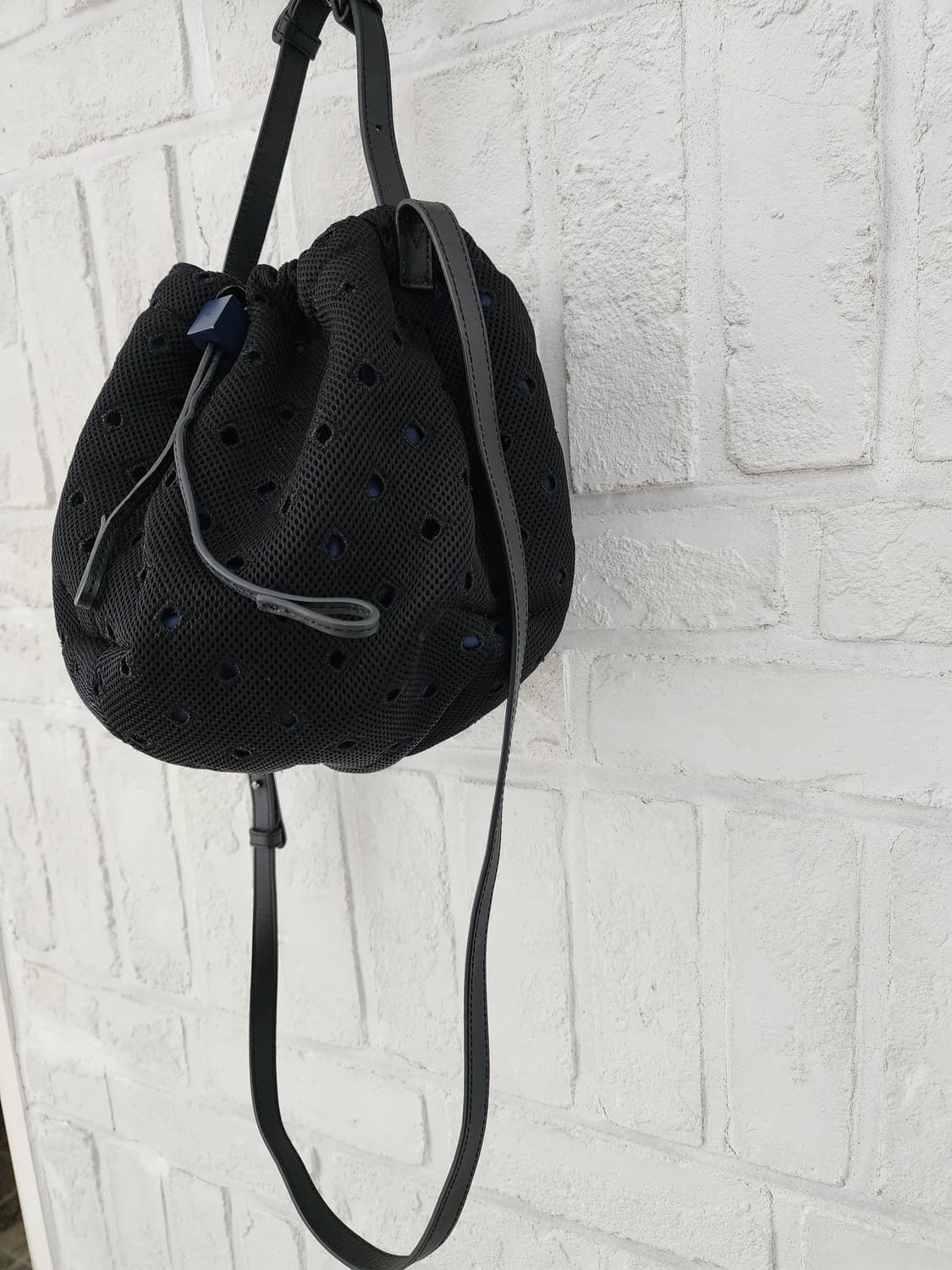 구호 블랙 메쉬 백 상품이미지2