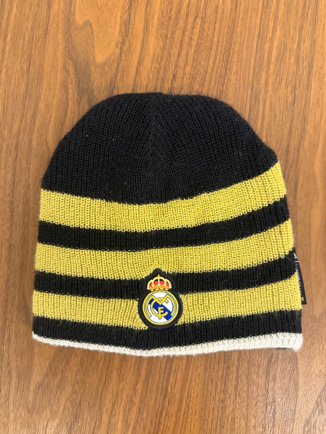 레알마드리드 스트라이프비니 상품이미지1