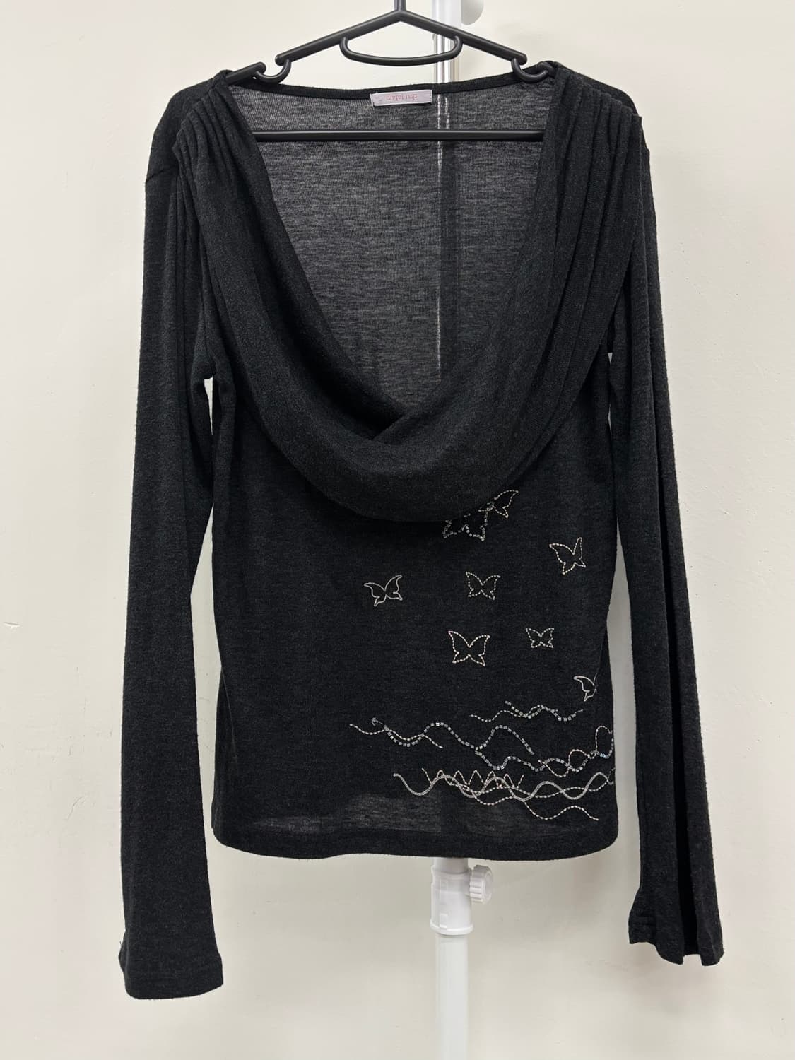 빈티지 차콜 오프숄더 롱슬리브 상품이미지5