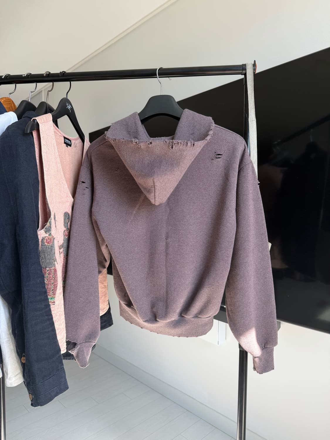 디디에르 didier 디스트레스 페이딩 후드티 (코르티스 크러쉬 등 착용 상품이미지2