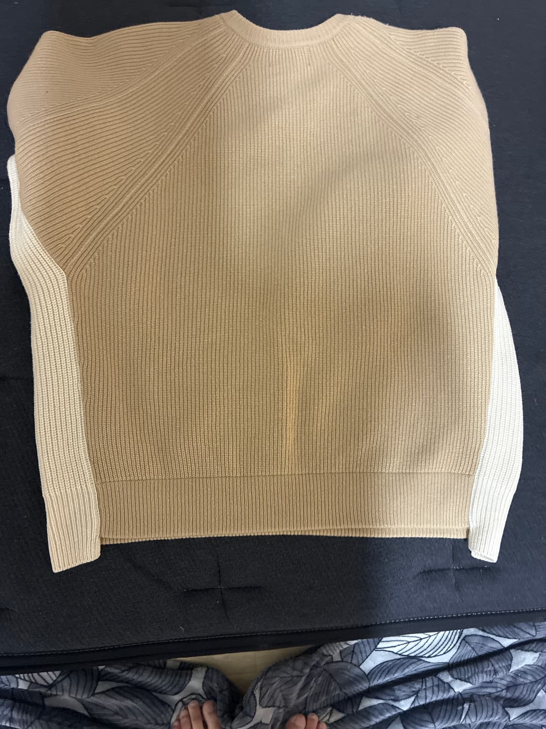 정픔 솔리드 옴므 가오리 니트입니다!! 상품이미지3