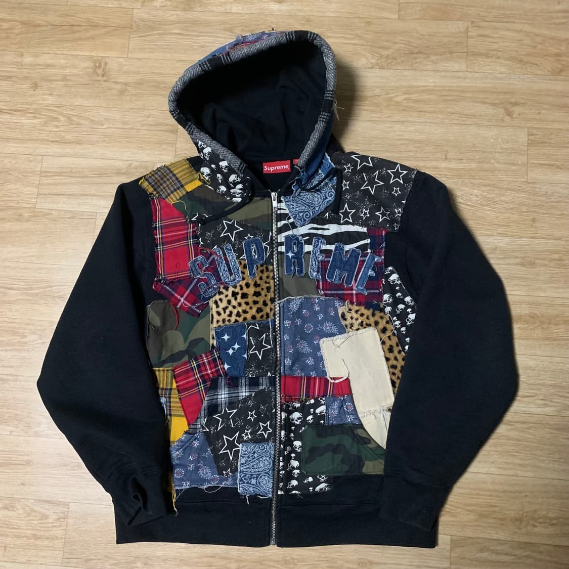 [M] 슈프림 패치워크 집업 후드 스웨트셔츠 블랙 - 22FW 상품이미지1