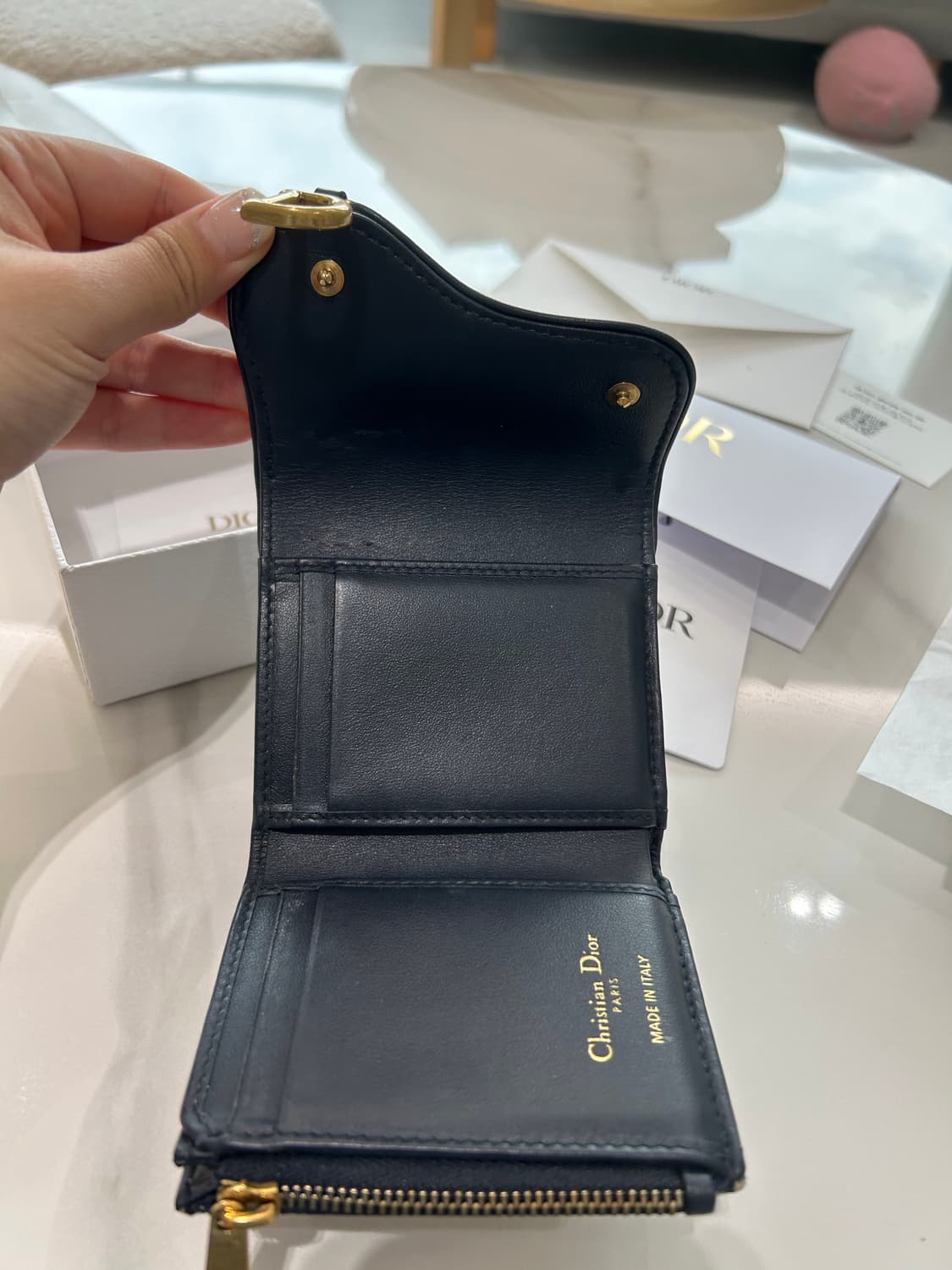 <Dior 공홈 구매/풀박스> 디올 Saddle Lotus 오블리크 반지 상품이미지6