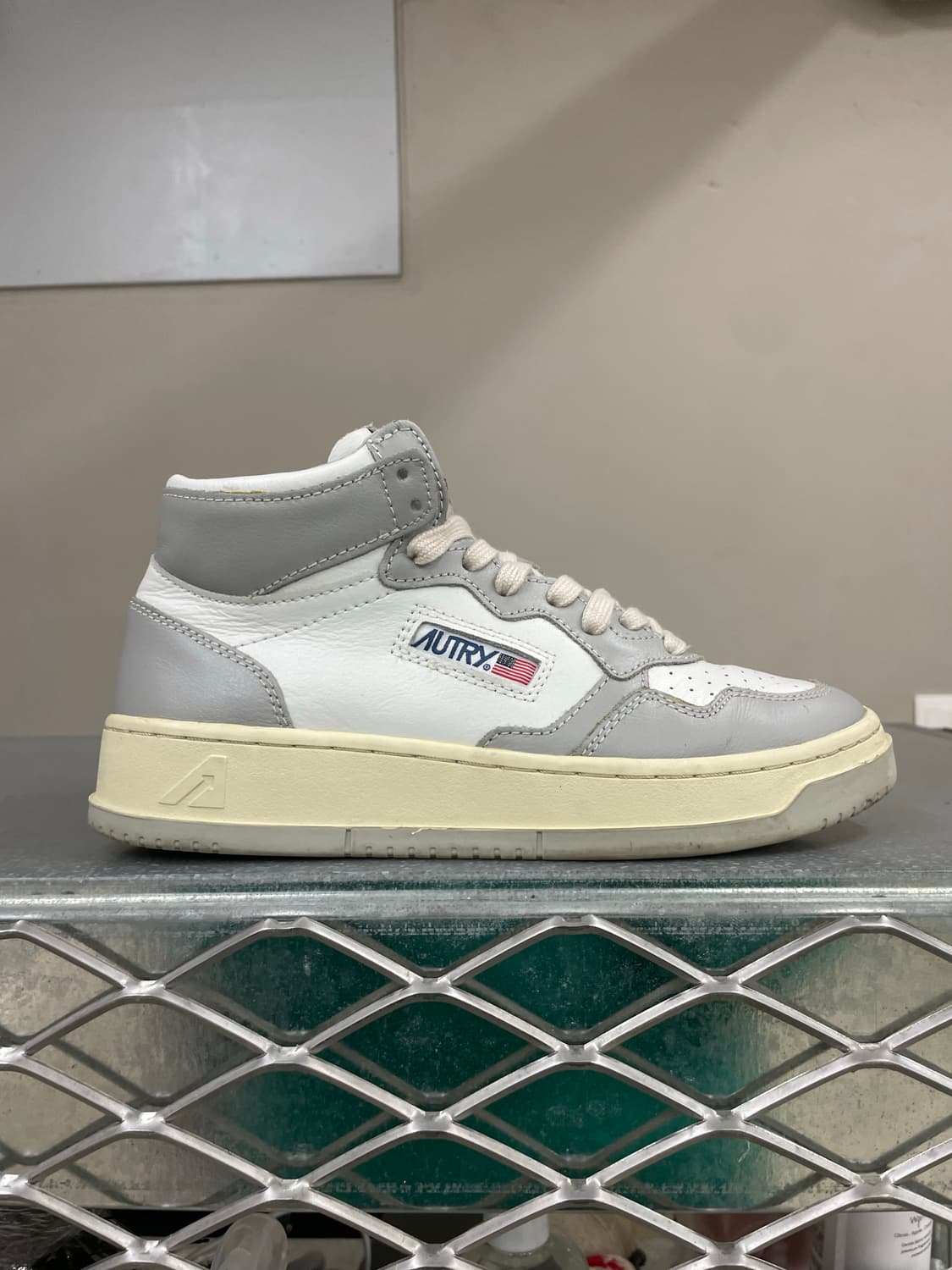 오트리 메달리스트 미드 레더 그레이 화이트 38 상품이미지4