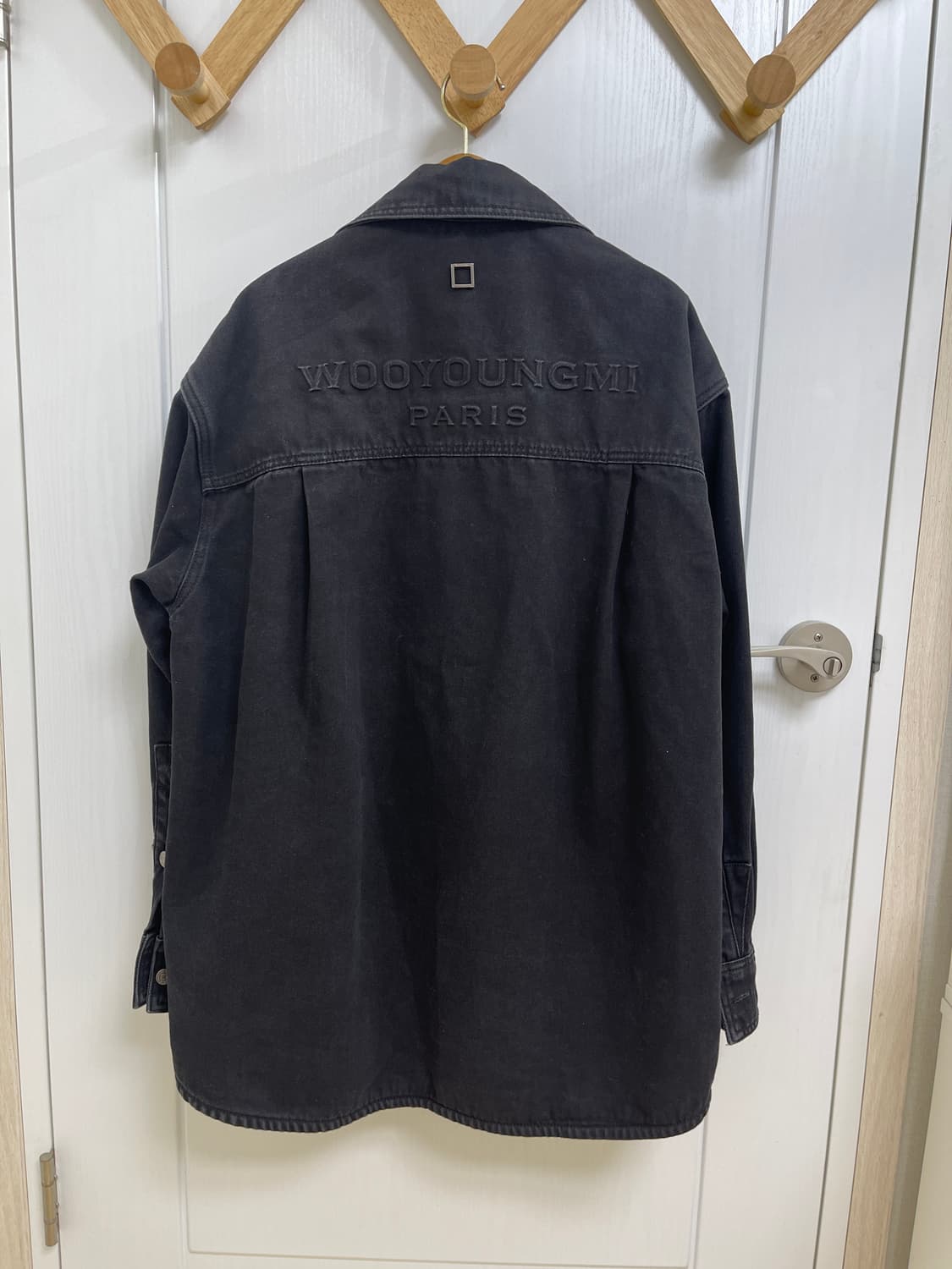 우영미 코튼 백로고 셔츠 블랙 46사이즈 상품이미지2