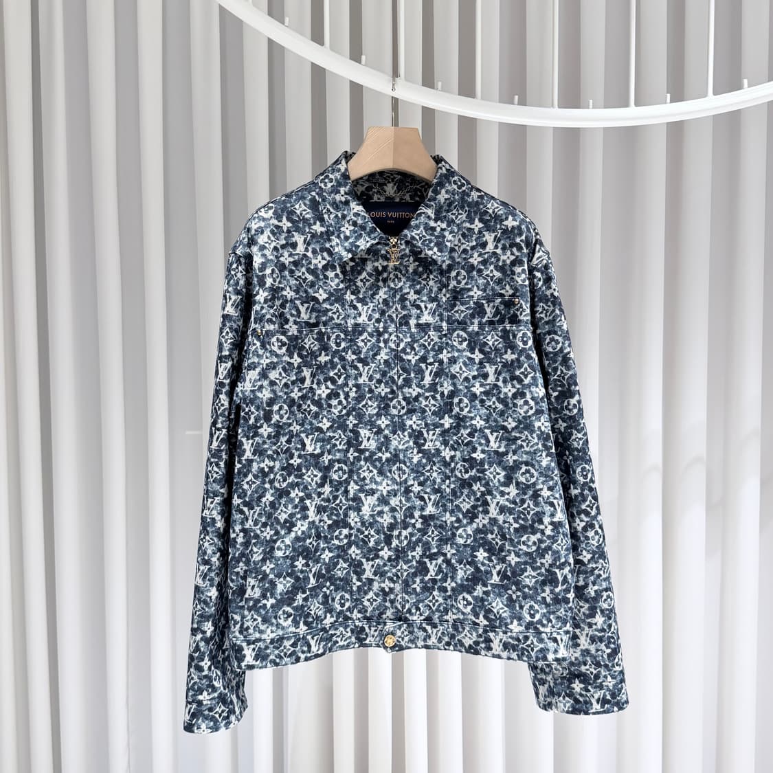 54 / 루이비통 모노그램 데님 워크웨어 트러커 자켓 상품이미지1