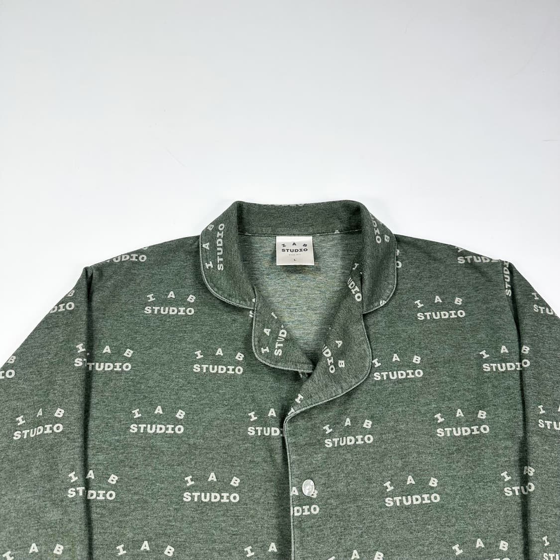 아이앱스튜디오 딥그린 파자마 긴팔티 (L) 상품이미지1