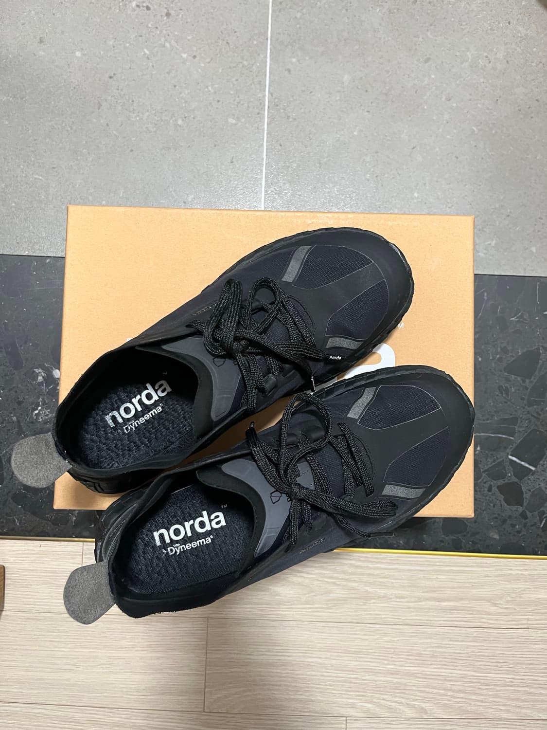[10.5]노다 001 스텔스 블랙 norda 트레일러닝화 상품이미지6