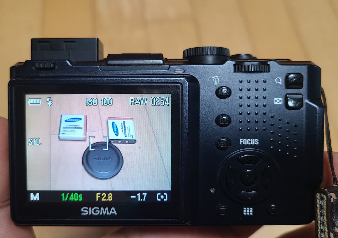 시그마 dp2 카메라 (배터리 3개, 포베온 센서) 상품이미지6