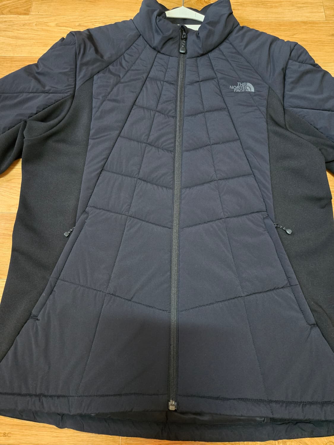 노스페이스 남성 브이엑스 경량 패딩 상품이미지5