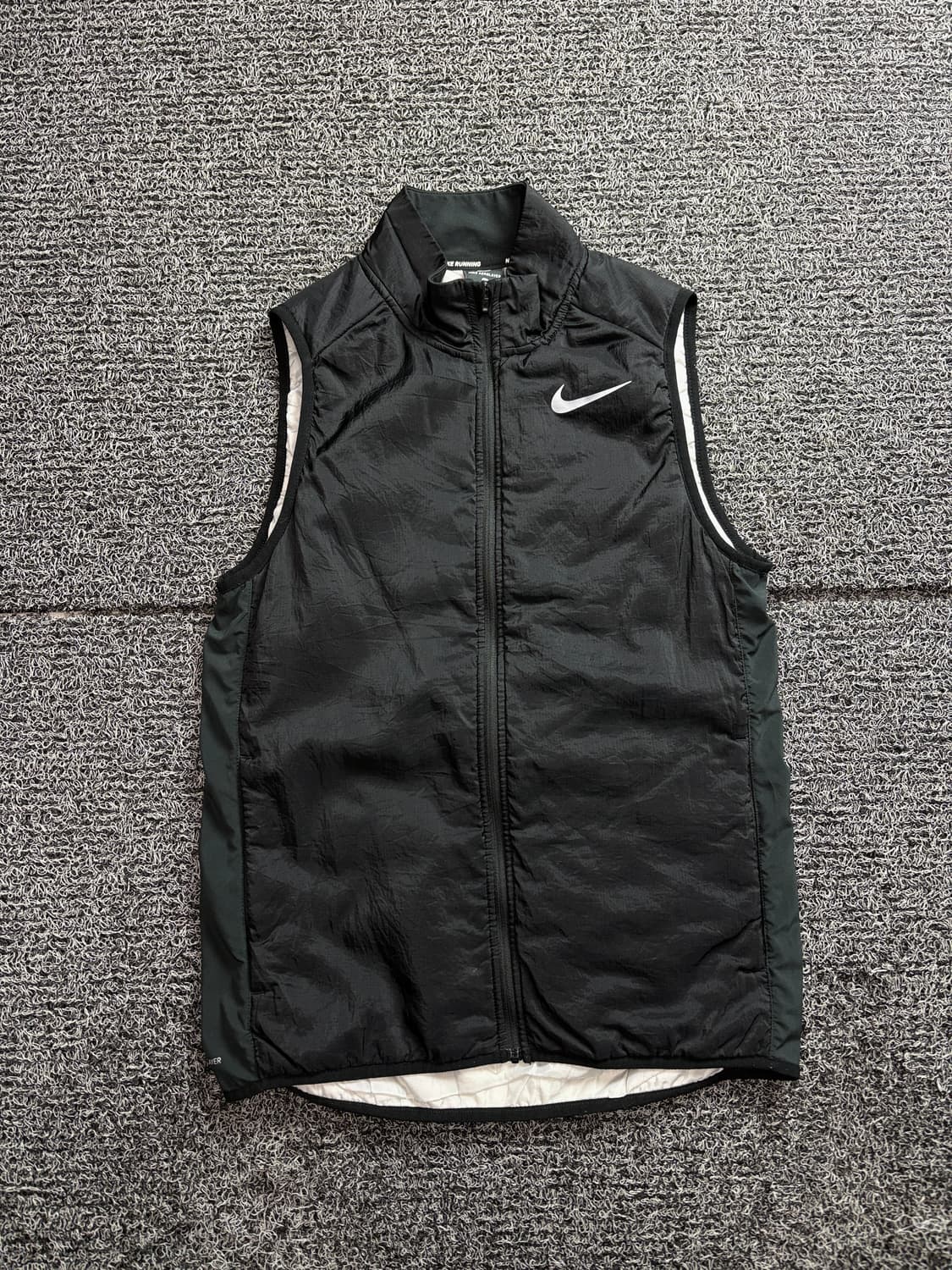 나이키 에어로레이어 러닝 경량 다운 베스트 2473 상품이미지2